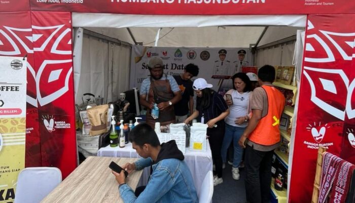 Stand UMKM Humbahas Ramai Pengunjung Pada Event F1 Powerboat
