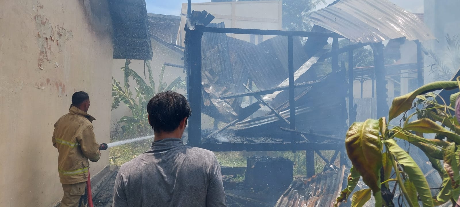 Rumah Nenek Syamsiah Musnah Terbakar