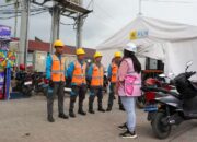 Srikandi PLN secara rutin melakukan briefing setiap hari sebelum melakukan pengecekan secara berkala di venue kejuaraan dunia F1 Powerboat yang dilaksanakan pada 1 - 3 Maret 2024 di Balige, Kabupaten Toba, Sumatera Utara.