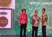 Pj Wali Kota Langsa Terima Piala Adipura