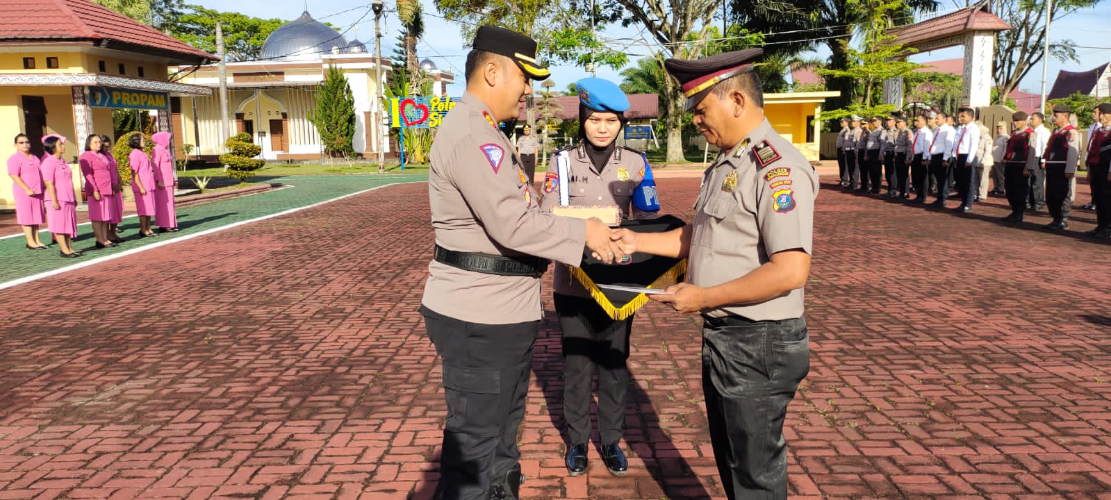 Kapolres Simalungun Pimpin Upacara Kenaikan Pangkat