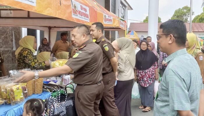 Peduli Masyarakat Jelang Ramadan, Kejari Deliserdang Gelar Pasar Murah Dan Bazar
