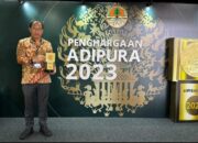 Dosmar Terima Penghargaan Adipura