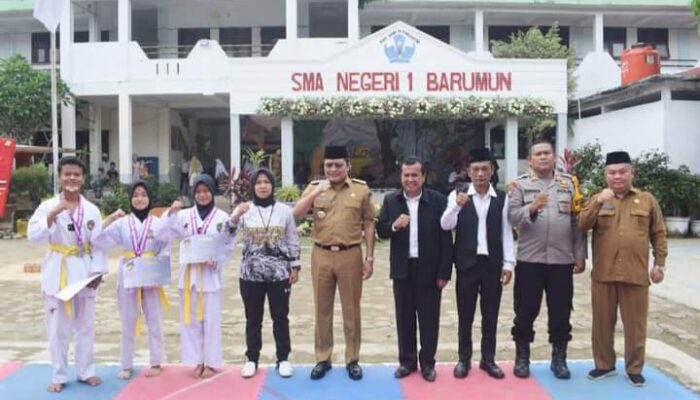 Edy Junaedi Hadiri Perpisahan Siswa SMAN 1 Barumun