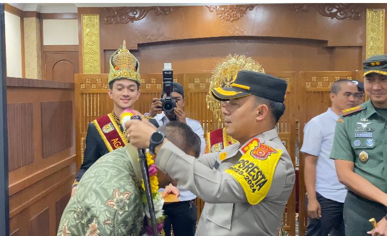 Arak-arakan Penyambutan Piala Adipura Berlangsung Meriah Arak-arakan Penyambutan Piala Adipura Berlangsung Meriah