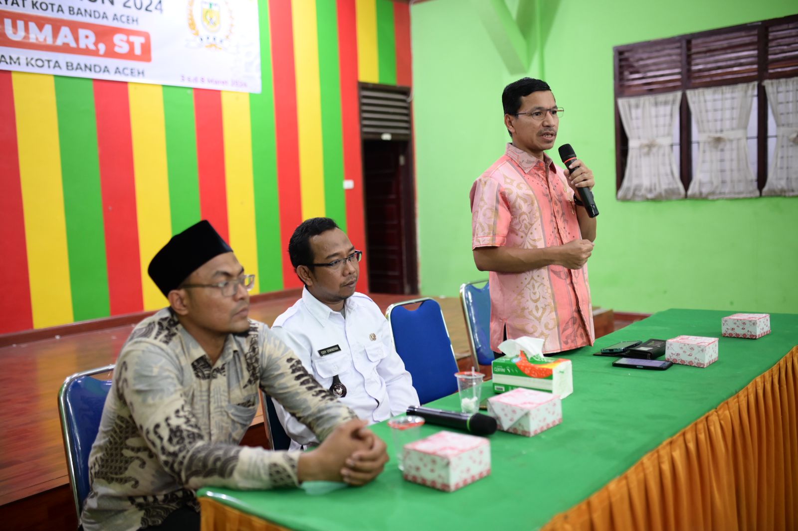 Farid Nyak Umar Terima Keluhan Terkait Bus Trans Koetaradja