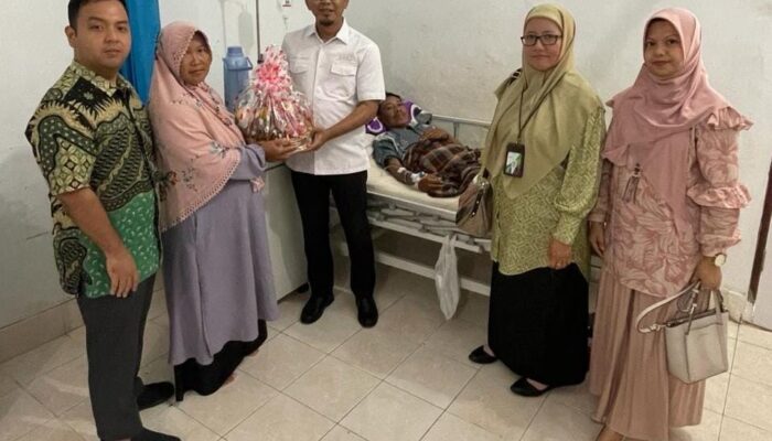 BPJamsostek Langsa Kunjungi Pasien Kecelakaan Kerja Di RS Pertamina Rantau