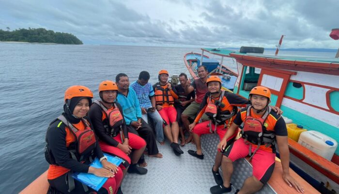 Basarnas Nias Evakuasi 4 Nelayan Yang Rusak Mesin