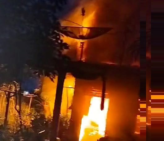 Dua Rumah Dan Dapur Warung Lontong Hangus Terbakar