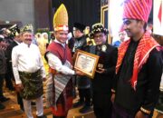 Pj. Wali Kota Padangsidimpuan Terima Penghargaan Dari Pj Gubsu