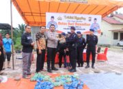 Tradisi Sambut Ramadan, Kapolres Subulussalam Bagikan Daging Meugang