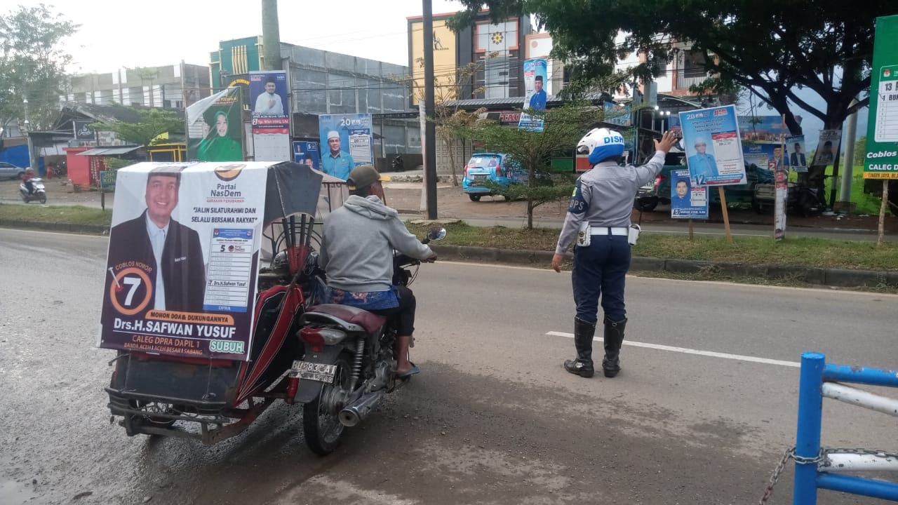 Urai Kemacetan Meugang, Dishub Aceh Besar Rekayasa Lalu Lintas Di Lambaro Urai Kemacetan Meugang, Dishub Aceh Besar Rekayasa Lalu Lintas Di Lambaro