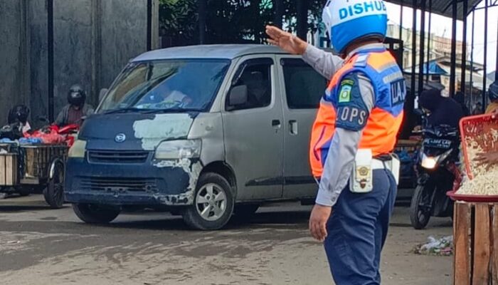 Urai Kemacetan Meugang, Dishub Aceh Besar Rekayasa Lalu Lintas Di Lambaro
