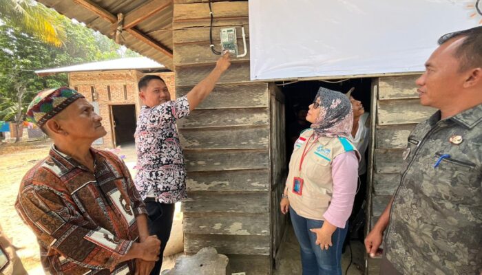 PLN UID Sumut Nyalakan Listrik Serentak 244 Warga Kurang Mampu
