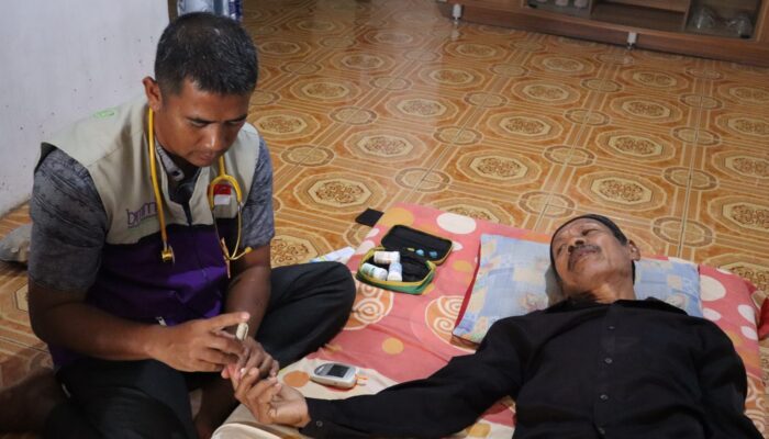 GESIT, Pemeriksaan Kesehatan Gratis Lansia Dengan Tukar Sampah