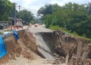 Badan Jalan Longsor Kian Parah Di Subulussalam