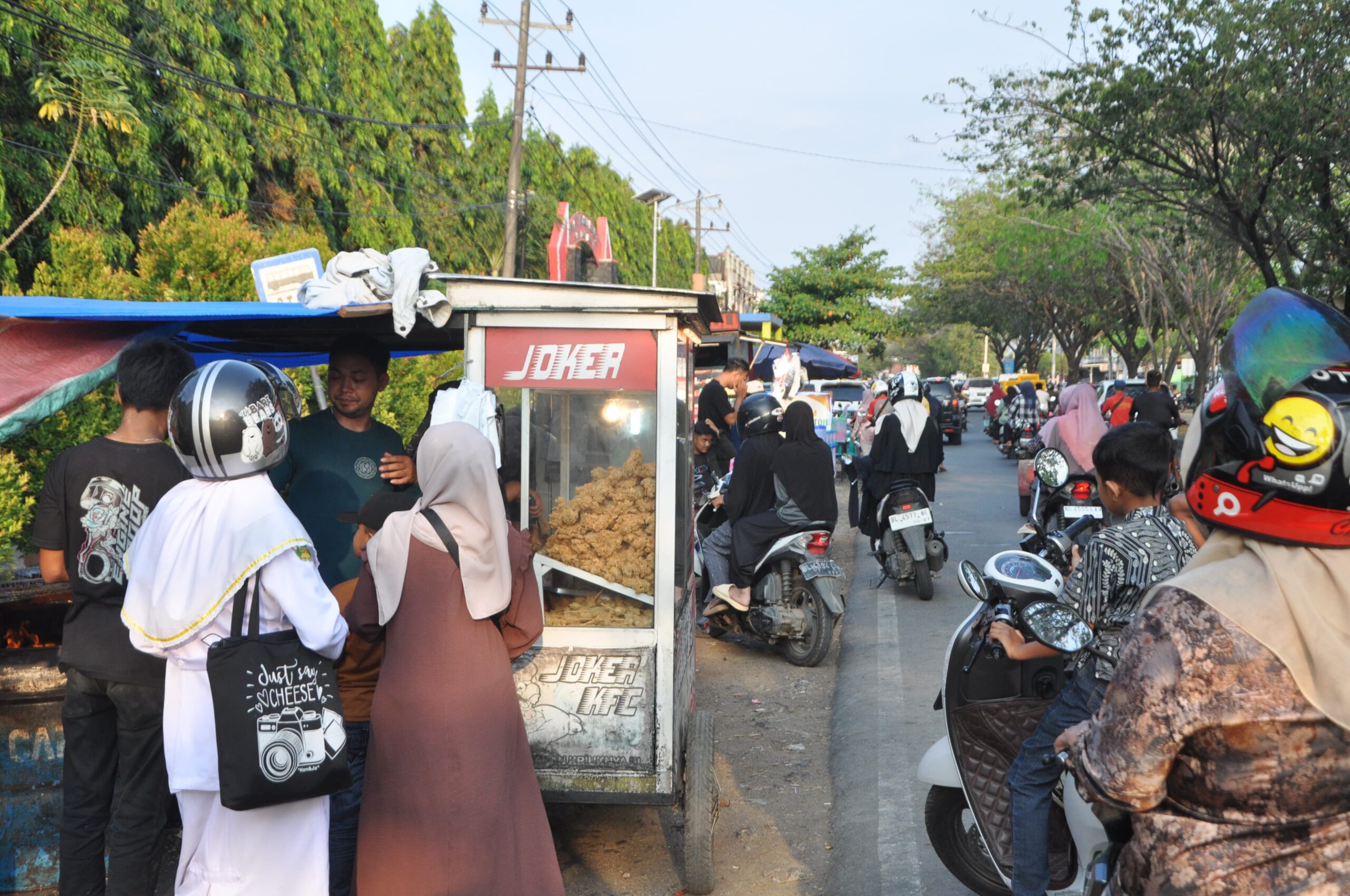 Ramadan Bawa Berkah Pedagang Takjil Di Aceh Besar