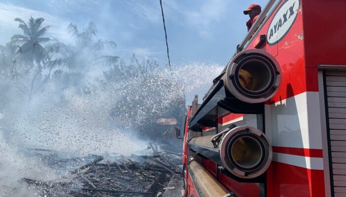 Satu Rumah Aspol Terbakar Di Seulimeum