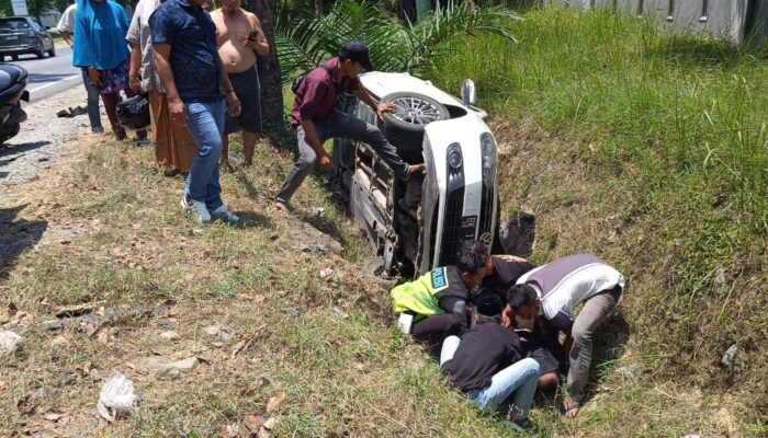 VW Tabrak Primajaya Dan Sepeda Motor, 1 Tewas, 5 Luka