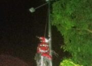 Diduga Beli Narkoba, Warga SP Tanjong Gantung Kereta Di Tiang Listrik