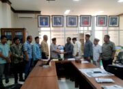 Ketua DPRK Aceh Utara Arafat Ali Serahkan SK Pansel Panwaslih