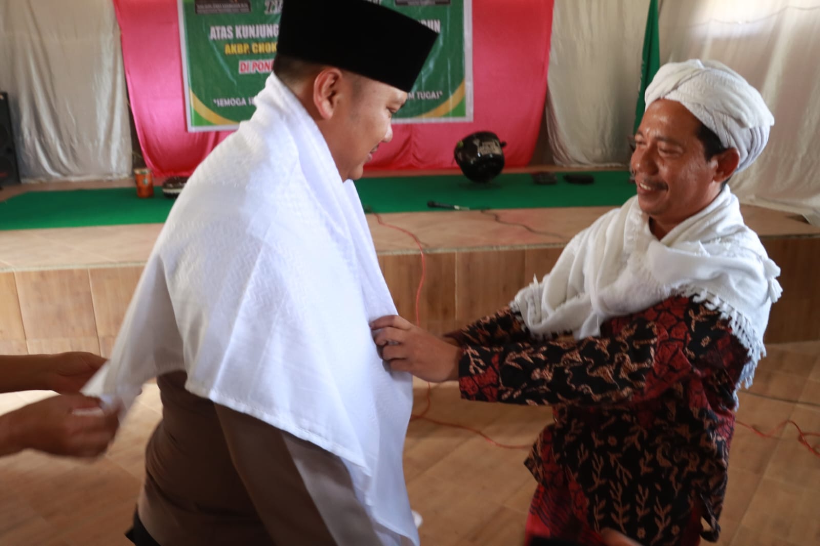Kapolres Simalungun Diangkat Jadi Keluarga Kehormatan Ponpes Darul Hikmah