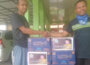 Salim Fakhry Distribusikan 10 Kotak Air Mineral Setiap Masjid Di Agara