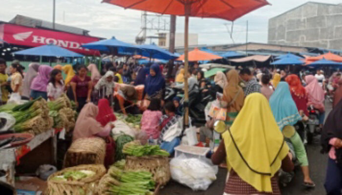 Warga Kecewa Janji Pejabat Pemkab DS, Satpol-PP Dan PKL Pasar Gambir Kucing-kucingan