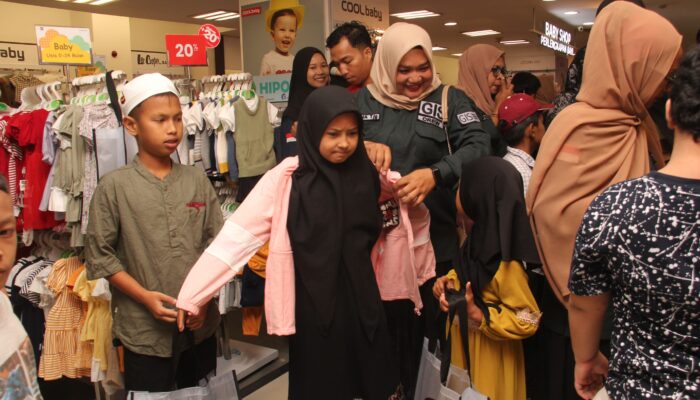 42 Anak Yatim Dan Dhuafa Bergembira Belanja Baju Lebaran Bersama Gerakan Istiqomah Sedekah