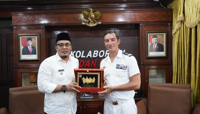 Komandan Kapal Perang Prancis FNS Vedemiaire Bangga Bisa Berlabuh Di Pelabuhan Belawan