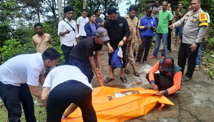 Ditemukan Mayat Laki-laki Di Pinggir Pantai