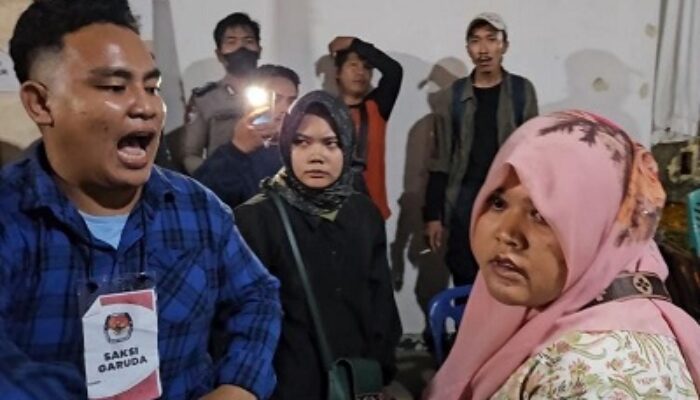 Penghitungan Suara Terakhir Di PPK Medan Deli Ricuh