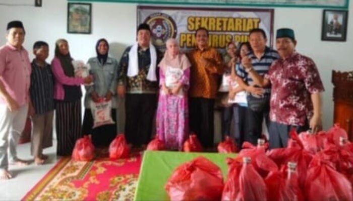 Mahajaya Salurkan Paket Ramadan Kaum Dhuafa