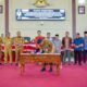 WALI Kota Medan Bobby Nasution menandatangani persetujuan bersama DPRD Kota Medan dengan Kepala Daerah atas Raperda Kota Medan tentang Perlindungan dan Pengembangan UMKM disaksikan Wakil Ketua DPRD Medan, Wakil Wali Kota Medan H Aulia Rachman, Sekda Wiriya Alrahman, anggota dewan dan pimpinan perangkat daerah, di Gedung DPRD Kota Medan, Senin (18/3). Waspada/Ist.