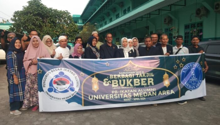 Back To Campus, PB IKA UMA Berbagi 1000 Takjil Dan Sembako