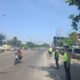 PETUGAS Lalu Lintas Polda Sumut melakukan pengawasan di jalan raya pada Ops Keselamatan Toba 2024 yang digelar serentak selama 14 hari. Waspada/Ist