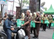 Baksos Berkah Ramadan, Kejati Sumut Bagi-Bagi Takjil Kepada Masyarakat