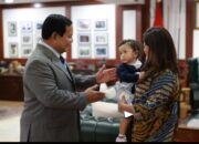 Meutya Hafid Unggah Foto Ajak Anak Ucapkan Selamat Kepada Prabowo Subianto