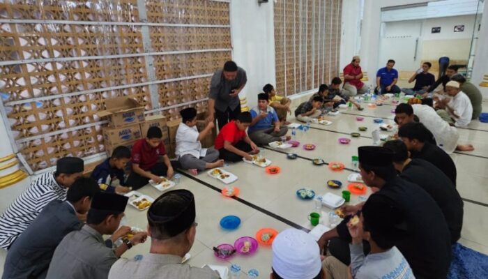 AQUA Meriahkan Buka Puasa Di Masjid Aceh