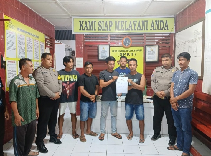 Penggalas Berebut BBM Di SPBU Sinauru Berujung Perkelahian Penggalas Berebut BBM Di SPBU Sinauru Berujung Perkelahian