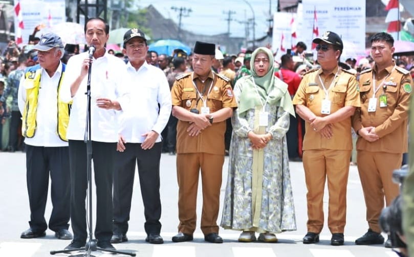 Bupati Simalungun Dampingi Presiden Resmikan Inpres Jalan Daerah