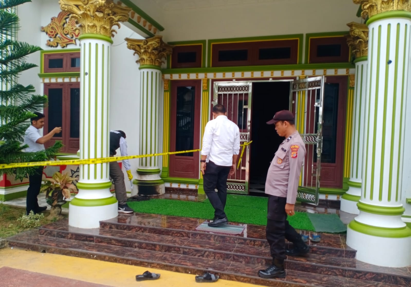 Rumah Ketua PA Aceh Timur Diteror Bom Molotov Rumah Ketua PA Aceh Timur Diteror Bom Molotov