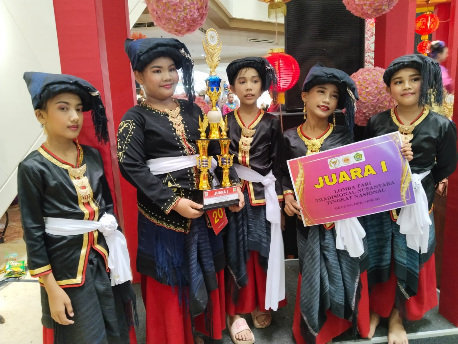 Kepedulian Itha Padang, Angkat Etnis Pakpak Kepedulian Itha Padang, Angkat Etnis Pakpak