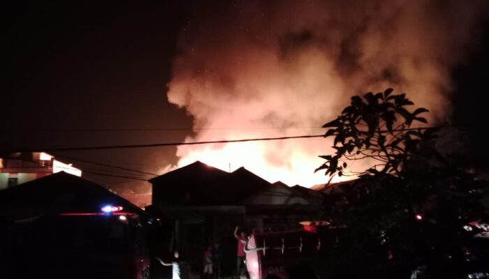 17 Rumah Terbakar Di Sibolga