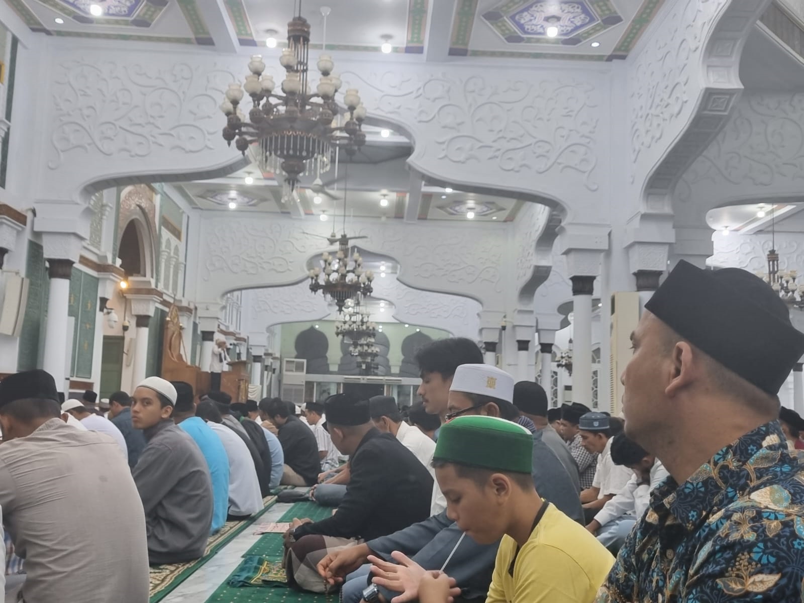 Malam Ketiga Salat Tarawih Di Masjid Raya Baiturahman, Jamaah Melimpah