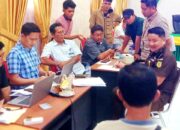 Kejari Nias Selatan diwakili Kasi Datun, Yaatulo Hulu, SH melakukan mediasi terkait kisruh pembangunan Tower SUTT Gunungsitoli - Telukdalam, Nias Selatan, Selasa (14/3) Waspada/Ist