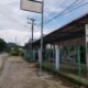 Masjid Al Iman, Kampong Jontor, Kecamatan Penanggalan, Kota Subulussalam, persis berseberangan dengan Jembatan Timbang UPPKB Provinsi Aceh. (Waspada/Khairul Boangmanalu)