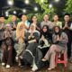 Buka puasa bersama KNPI Nagan Raya dan Ormas lainnya di Cafe D'Albi di Simpang Peut Kecamatan Kuala, Sabtu (23 /3).(Waspada/Muji Burrahman)