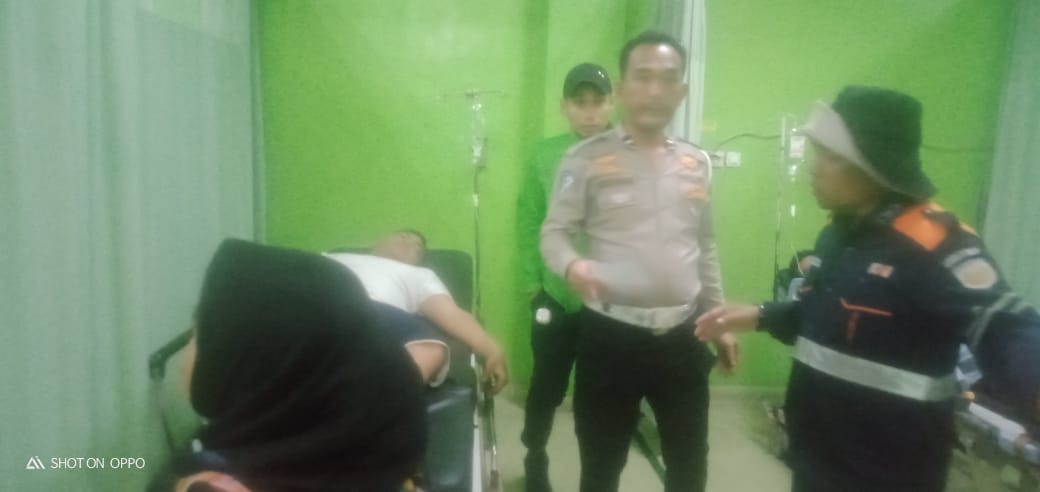 Terobos Palang Pintu, KA Putri Deli Tabrak Truk Muatan Pelet