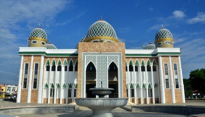 Ayo Salat Tarawih Ke Masjid Agung Idi, Ini Daftar Imamnya